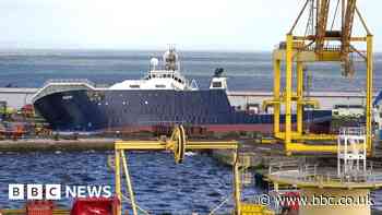 High winds unlikely to have toppled ship in Edinburgh dock - expert