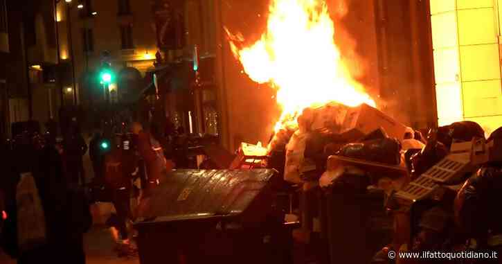 Caos a Parigi al corteo per la riforma delle pensioni, scontri tra polizia e manifestanti. In fiamme la spazzatura accatastata in strada – Video