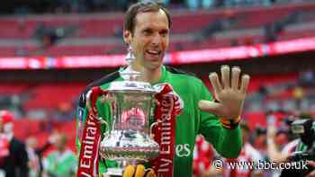 Petr Cech: Former Chelsea and Arsenal goalkeeper hopes for ice hockey medal with Chelmsford Chieftains