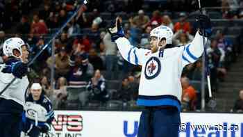 Lowry scores winner in 3rd period as Jets beat Ducks, gain ground in playoff race