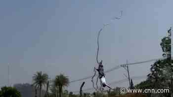 See tourist freefall after bungee jump cord snaps in Thailand