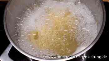 Pasta richtig kochen: Geben Sie das Nudelwasser in die Soße, dann wird‘s schön cremig