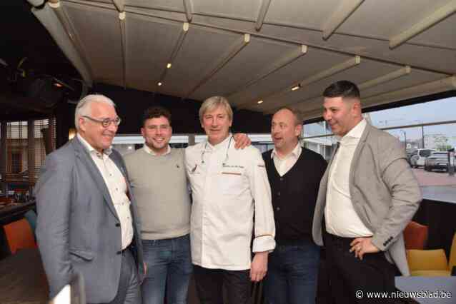 Indoor barbecueën, gouden mossels en je gewicht in schaaldieren: Dylan en Charles brengen met Buffalo Moules opvallend concept naar de Zeedijk