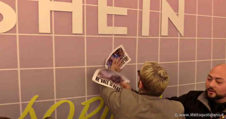 Torino, blitz contro il negozio di Shein: “Responsabili dell’ultra fast fashion, l’industria della moda è la seconda più inquinante al mondo”