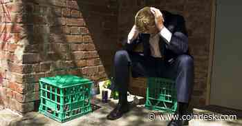 Bitcoin Edges Below $28K as Investors Weigh Deutsche Bank Contagion Fears