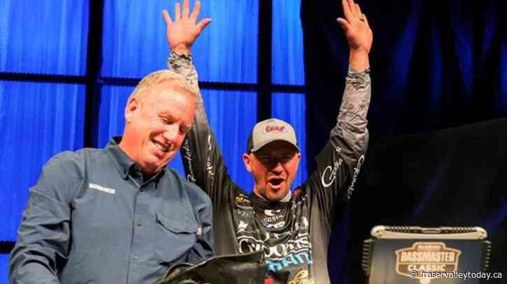 Canadian Jeff Gustafson takes lead over first day of Bassmaster Classic