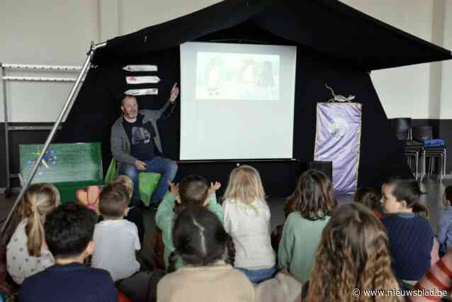 ‘Kleine driftkikker’ komt tot leven in de voorleestent van Meester Guy