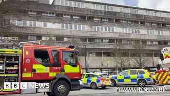 Southampton flat fire: Two treated for smoke inhalation
