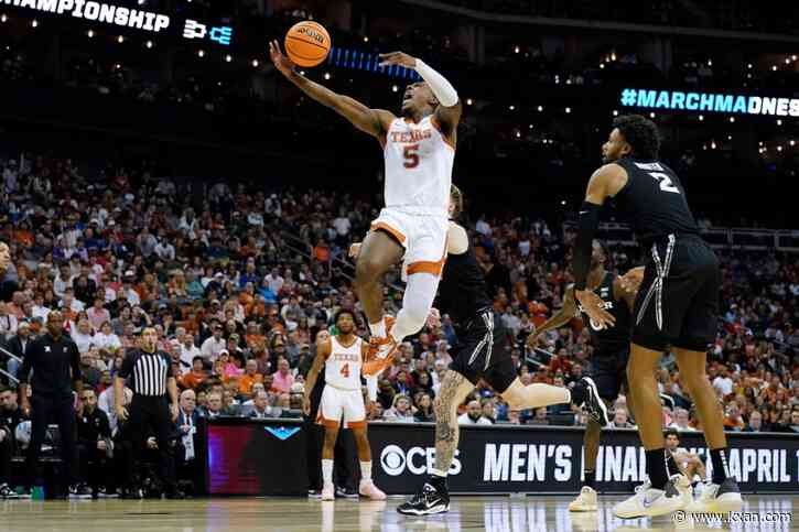 Timmy Allen drains shot from halfcourt to close 1st half, Texas leads Xavier 42-25 in Sweet 16