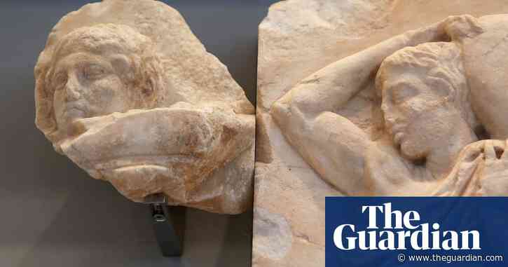 Pope Francis returns three fragments of Parthenon to Greece