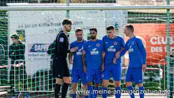 DFB-Aktion: Fußball-Profis pfeifen Bezirksligaspiel