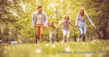 Money saving tips for things parents can do with kids over Easter without breaking the bank