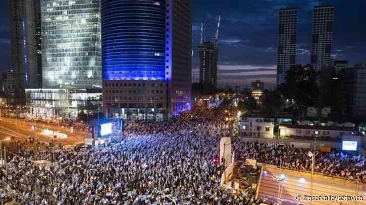 Israeli defense minister calls for halt to judicial overhaul