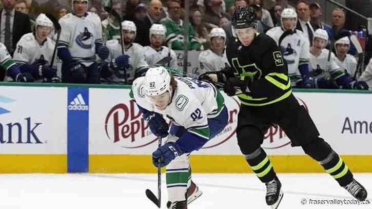 Boeser helps Canucks outshine Stars 3-1