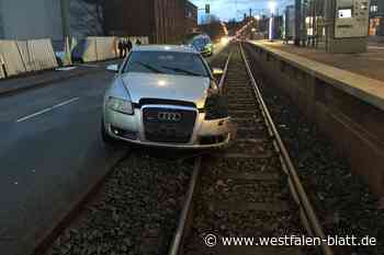 Bielefeld: Mann lässt sein Auto auf Gleisen stehen