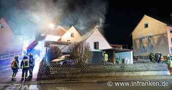 Burgebrach: Scheune an Wohnhaus gerät in Brand - mehrere Feuerwehren müssen anrücken