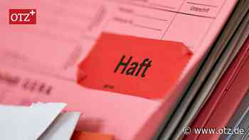 Kriminelles aus Ostthüringen: Übergriffiger Filialleiter und Paketbote als Entblößer