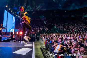 Konzert in Halle dreimal unterbrochen: Johannes Oerding reagiert souverän
