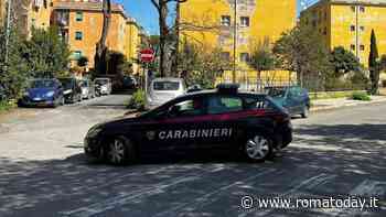 Spaccio di famiglia: droga e un fucile in casa, arrestati i genitori e il figlio 19enne