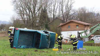 Ford Ranger überschlägt sich bei Pang - Insassen mit Schutzengel