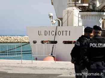 "Ha una posizione politica". Ora le Ong attaccano la Guardia costiera