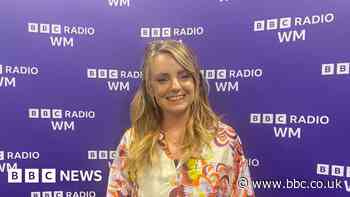 Birmingham hairdresser shares skills with women in Nepal