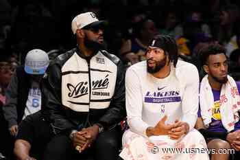 LeBron James Returns but Doesn't Start After Month's Absence