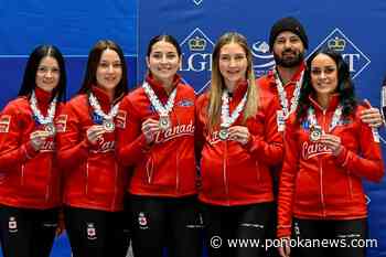 Canada downs Sweden to capture 2nd straight world women’s curling bronze medal