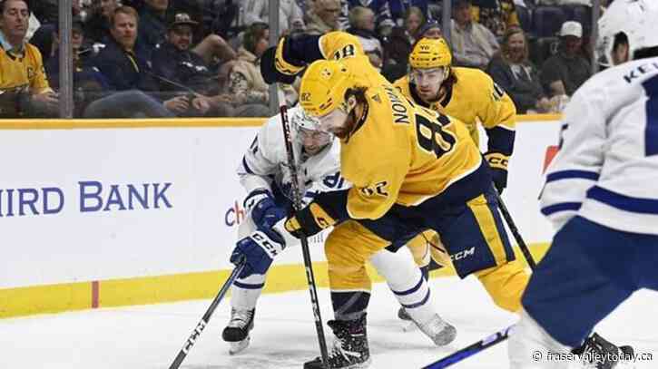 Tavares scores twice, Maple Leafs edge Predators 3-2
