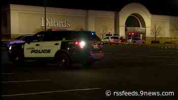 Teen shot, killed outside Aurora mall