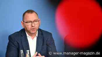 Verdi-Chef Frank Werneke verteidigt Streiktag