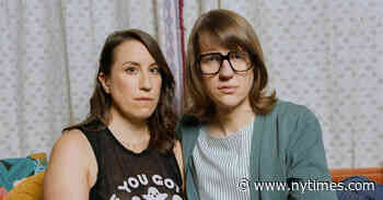 How the ‘Yellowjackets’ ‘Weirdos’ Fell in Love and Wrote a Hit Show