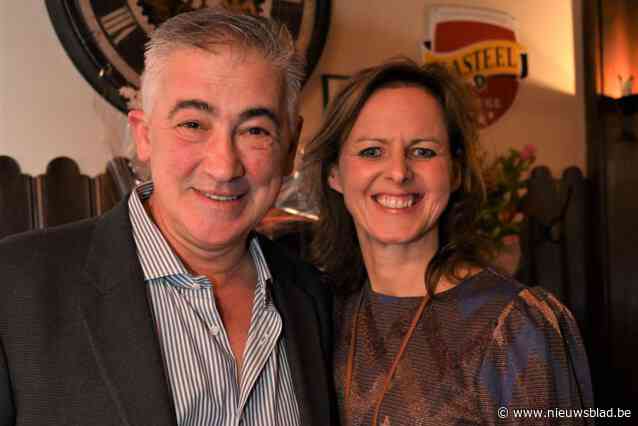 Carlo (58) heropent na 42 jaar de deuren van café Onder den Toren: “Een stukje nostalgie opnieuw tot leven gewekt”