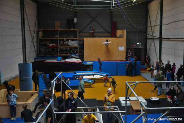 Freerunninggroep Oedwai houdt opendeurdag in eigen trainingszaal in Hoboken: “Zowel jong als oud kan zich hier  uitleven”