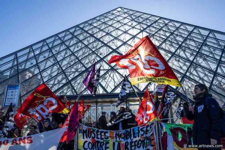 French Protestors Block Entrance to the Louvre During Mass Strike Over New Retirement Law
