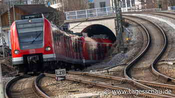 Bundesweite Warnstreiks: Bahnverkehr läuft wieder an