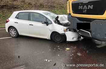 POL-PDTR: Zwei Leichtverletzte nach Verkehrsunfall mit Flucht