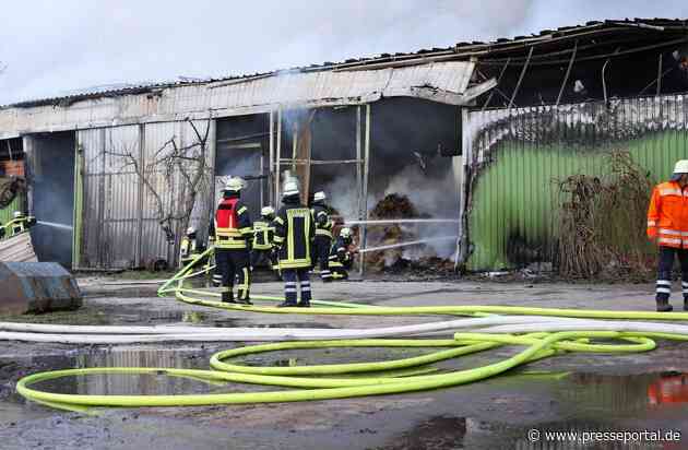 FW Lüchow-Dannenberg: Großbrand hält Feuerwehr in Atem +++ 150 Feuerwehrleute im stundenlangen Löscheinsatz +++ Rauchsäule kilometerweit zu sehen