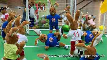 Osterhasen stimmen in der City-Galerie auf das nächste Heimspiel des FCA ein