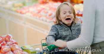 Expert warns parents of 'worst' phrases to avoid when talking to upset children