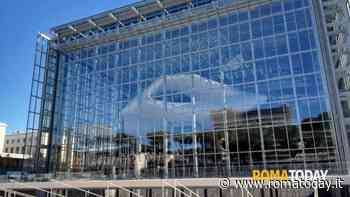 La Nuvola e il Palazzo della Civiltà Italiana si illuminano di giallo per sensibilizzare sull'endometriosi