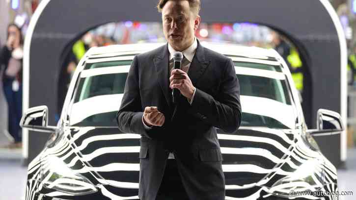 Elon Musk says he's working on Twitter customer service, but some customers are unimpressed