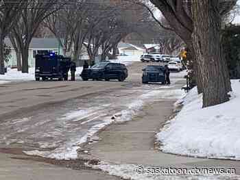 Saskatoon police on scene of standoff in Mount Royal neighbourhood