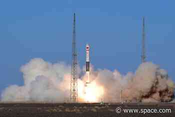 Chinese solid rocket launches 4 weather satellites to orbit (video)