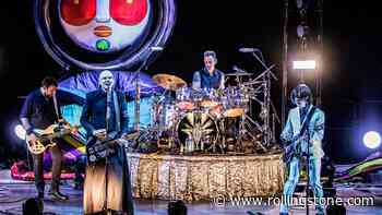 Smashing Pumpkins Announce ‘World Is a Vampire’ Summer Amphitheater Tour
