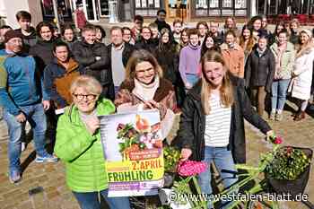„Höxteraner Frühling“: Studierende präsentieren kreative Blumenkunst