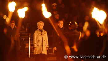 Bundeswehr verabschiedet Lambrecht mit Großem Zapfenstreich