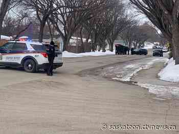 Saskatoon police arrest two people after standoff in Mount Royal neighbourhood