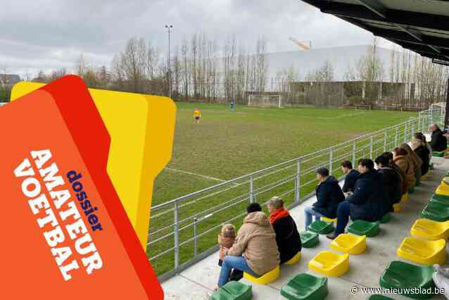 Wie gaat daar in godsnaam naar kijken? Wij telden veertig supporters op match tussen twee B-ploegen in vierde provinciale: “Er is een overaanbod aan voetbal op televisie”