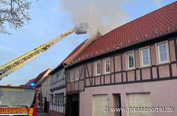 LPI-NDH: Unbewohntes Wohnhaus in Flammen